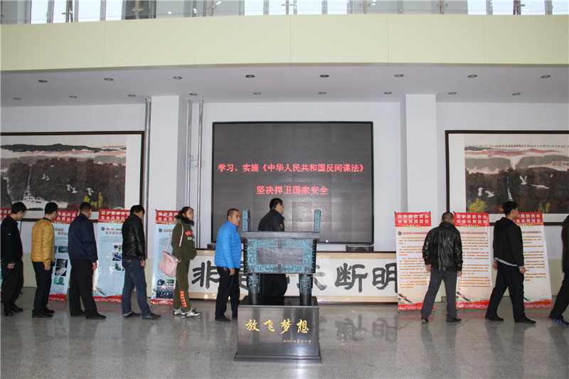 依安县人口_卫星上看黑龙江依安县 典型的平原城市,城北有个植物园(3)